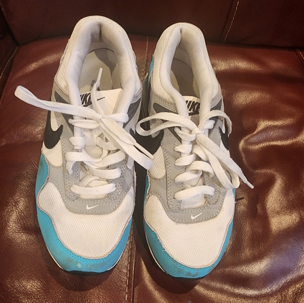 Size 6.5- Nike Air Max Correlate White Turquoise Blue with gray